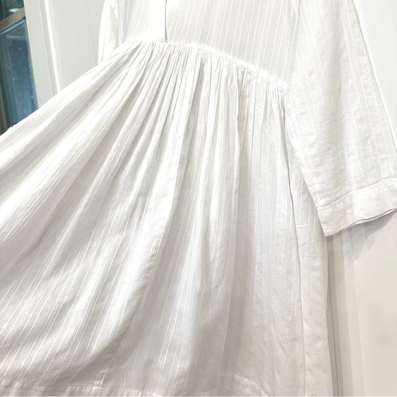 ANTHROPOLOGIE x HD in Paris Pinstripe Pleated 3/4 Slv Crossover Top in White — 4 - Picture 3 of 4